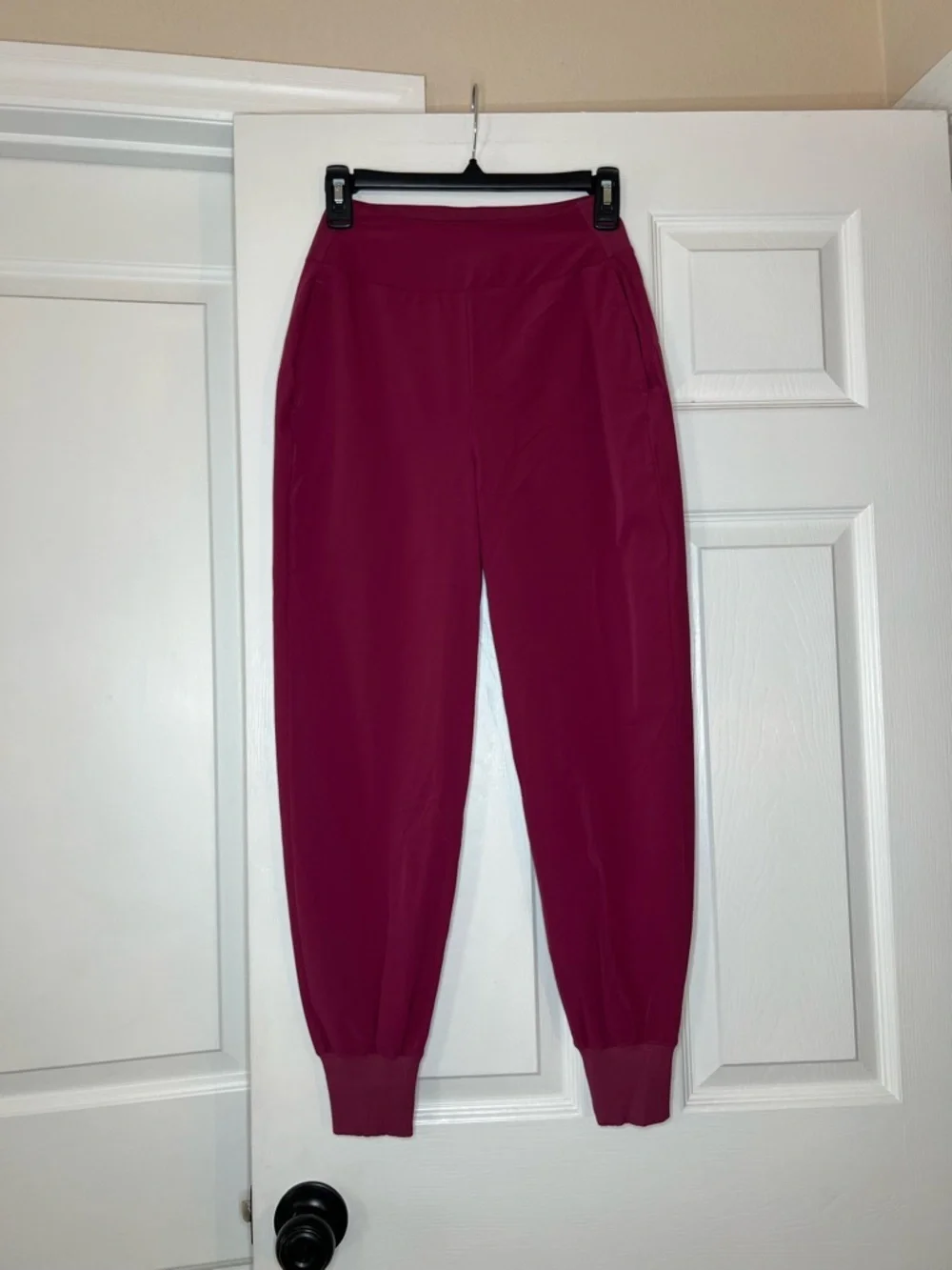 Nike Womens Nylon Blend Lightweight Jogger Pants Elastic Waist Size XS Burgundy